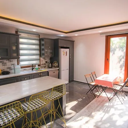 Peaceful Villa With Pool Surrounded By Nature In Sapanca