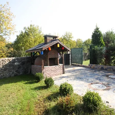 Peaceful Villa With Pool Surrounded By Nature In Sapanca *