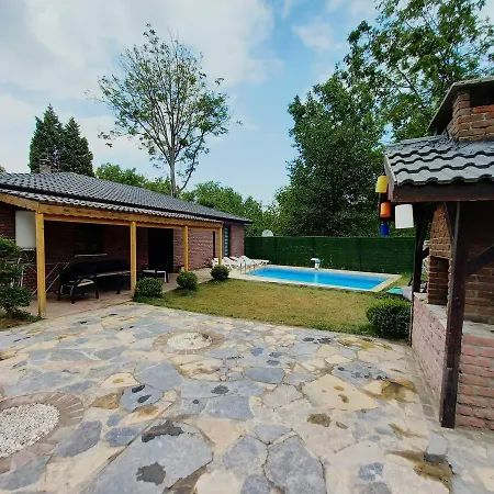 Peaceful Villa With Pool Surrounded By Nature In Sapanca *